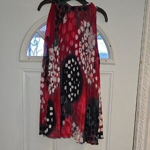 Chic Red and Black A-Line Sleeveless Pleated Blouse.